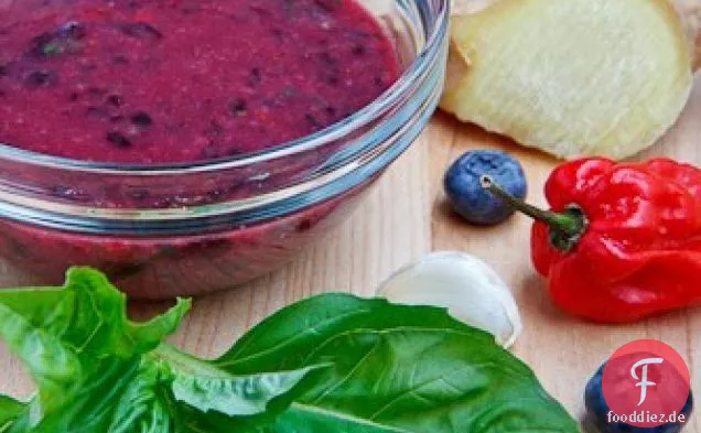 Blaubeeren und basilikum-Habanero-Salsa
