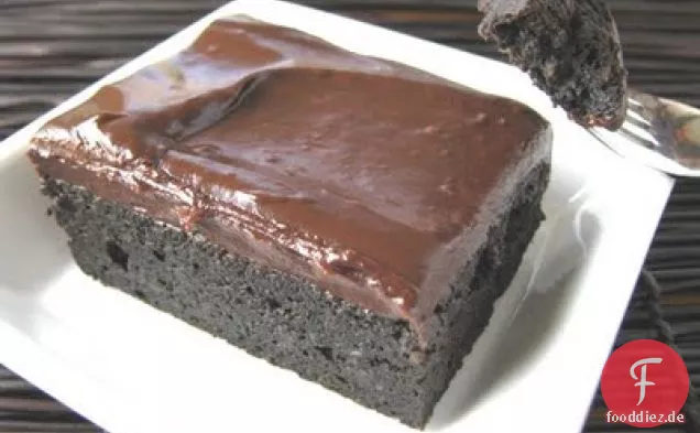 Dunkle Schokolade Mascarpone Brownies mit Heidelbeer-Ganache