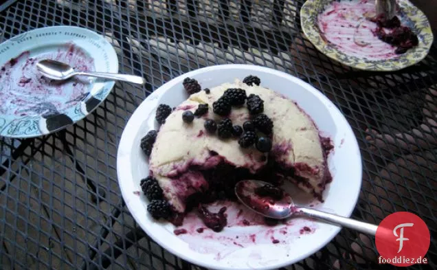 Sommerpudding mit Blaubeeren und Himbeeren