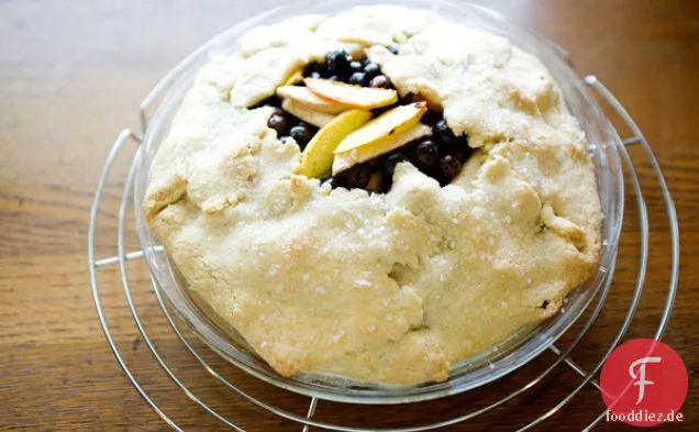 Pfirsich und Heidelbeere Galette