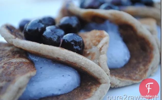 Heidelbeer-Pfannkuchen Cannolis