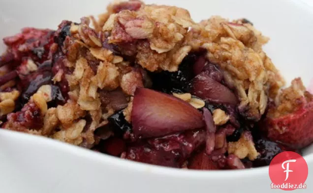 Erdbeere-Blaubeere und Pfirsich knackig