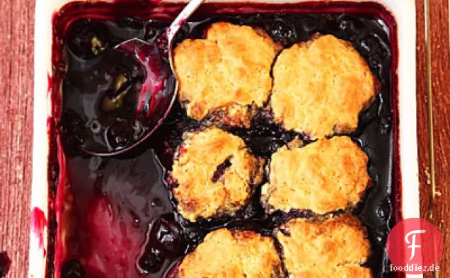 Blaubeere-Kirsche Cobbler