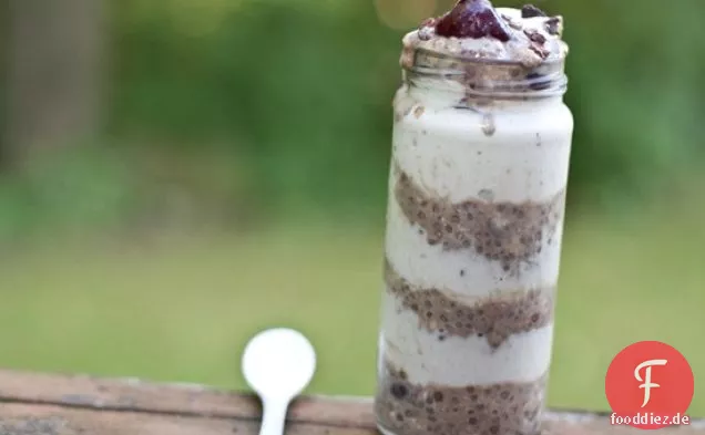Kirsche-Heidelbeere Schokolade Vegan Overnight Hafer Parfait