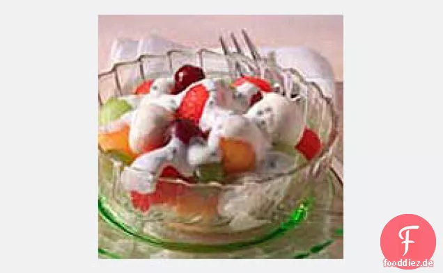 Frischer Mozzarella-und Obstsalat