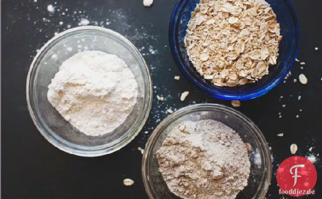 Schokoladen-Chip-Haferflocken-Cookies Mit Kirschen + Pekannüsse
