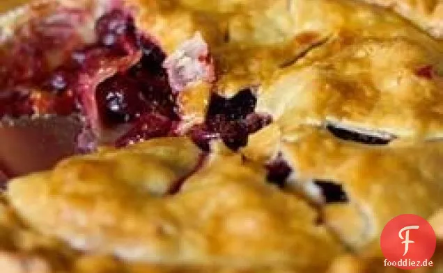 Gebackene frische Kirschtorte