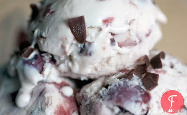 Sauerkirsch-Eis