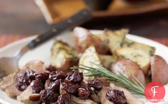 Ente mit getrockneten Kirschen und Rosmarin