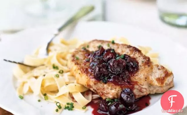 Schweinekoteletts mit Kirschkonserven Sauce