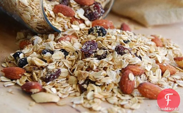Kirsche, Pflaume Und Mandel-Granola