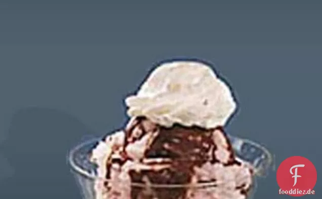 Kirsche Cordial Sundae