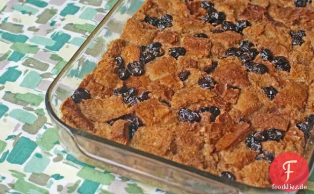 Glutenfreier Kirsch- und Orangenbrotpudding