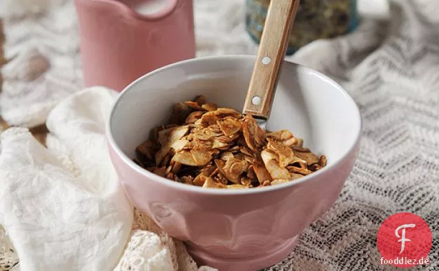 Kokosnuss-Melasse-Müsli