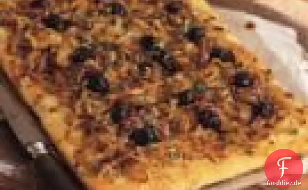 Zwiebel-Confit Pizza (Pissaladière)