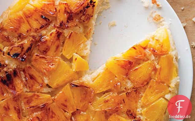 Kokosnuss und frische Ananas Upside-Down-Kuchen