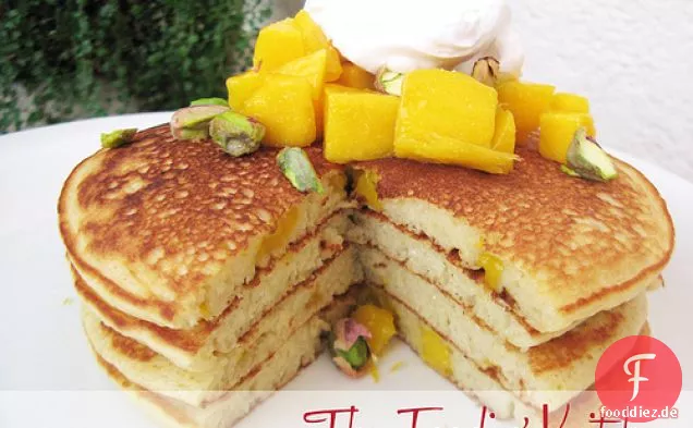 Mango-Pfannkuchen mit Kokosnuss-Schlagsahne