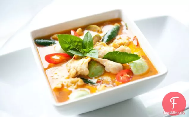 Kokosnuss-Curry-Nudel-Schüssel