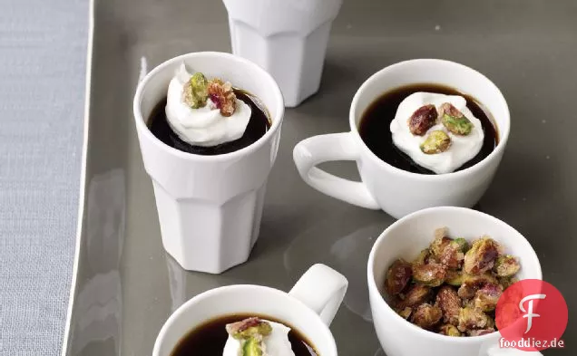 Espresso Gelée mit kandierten Pistazien