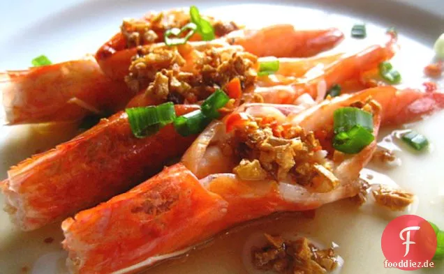 Gedämpfte Garnelen mit Knoblauchöl