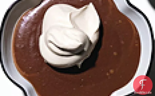 Schokoladenpudding mit Espresso-Schlagsahne