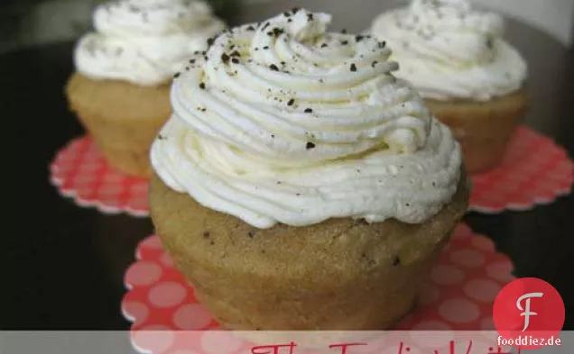 Kaffee Cupcakes mit Kondensmilchpudding Und Schlagsahne T