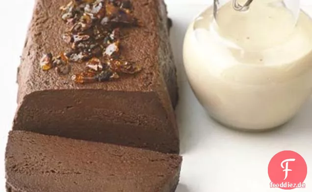Schokolade Marquise Mit Kaffee Crème Anglaise & Kakao Nib Praline