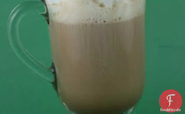 Wie man Irish Cream Kaffee im Slow Cooker macht