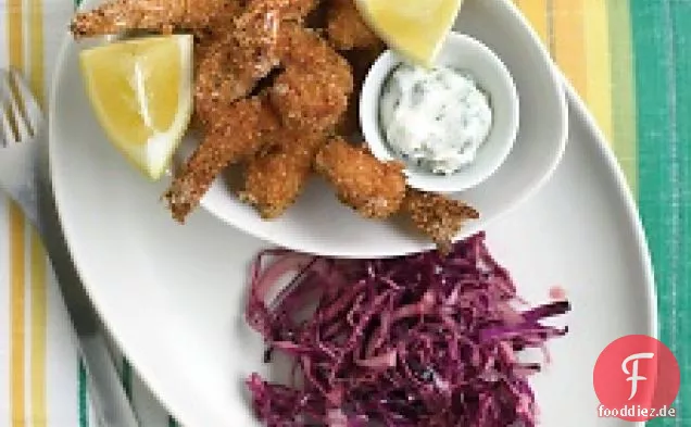 Knusprige Garnelen mit Tartarsauce und Rotkohlkraut