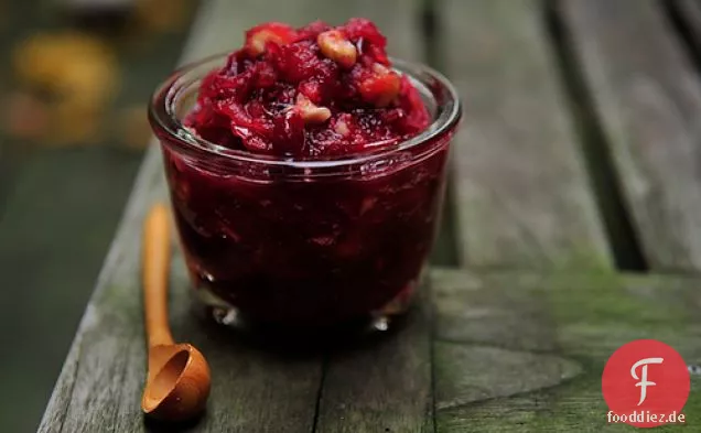 Birne, Brandy Und Walnuss-Cranberry-Sauce