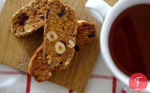 Orangen-Cranberry-Haselnuss-Cantuccini