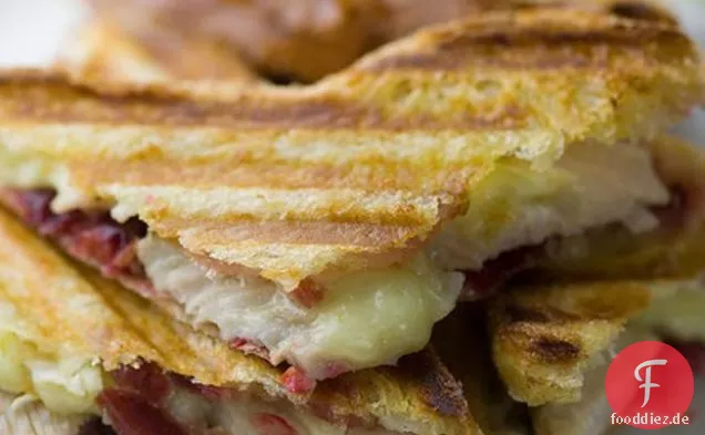Türkei Cranberry, Brie Und Speck Panini