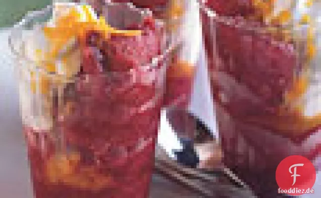 Cranberry Granita mit Orangen-Schlagsahne