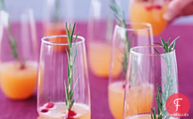 Prickelnder Birnen-Cranberry-Cocktail