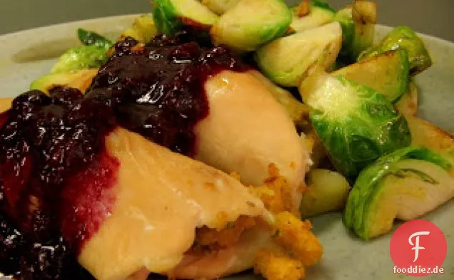 Gefüllte Truthahnrouladen mit Cranberry-Glasur