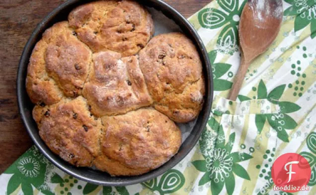 Buttermilch und Johannisbeer-Biscones