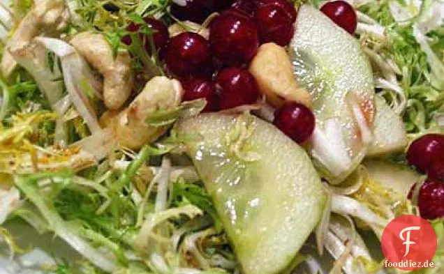 Frisée-Salat Mit Roten Johannisbeeren