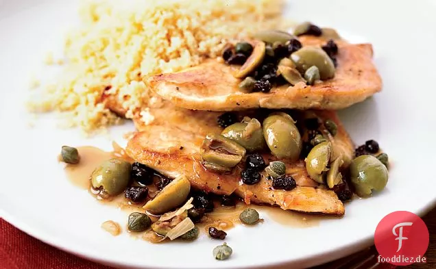 Hähnchenschnitzel mit grüner Oliven- und Johannisbeerpfannensauce