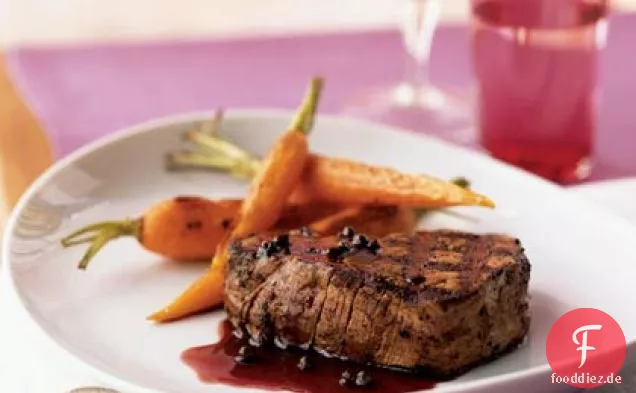 Filet Mignon mit roter Johannisbeere-Grüne Pfefferkorn-Sauce