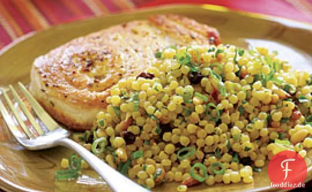 Israelischer Couscous mit Safran, gerösteten Pinienkernen & Johannisbeeren