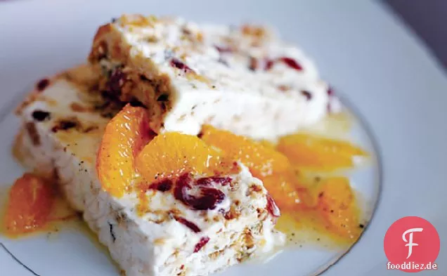 Gefrorene Frucht-Nougat mit Zitrus-Sauce