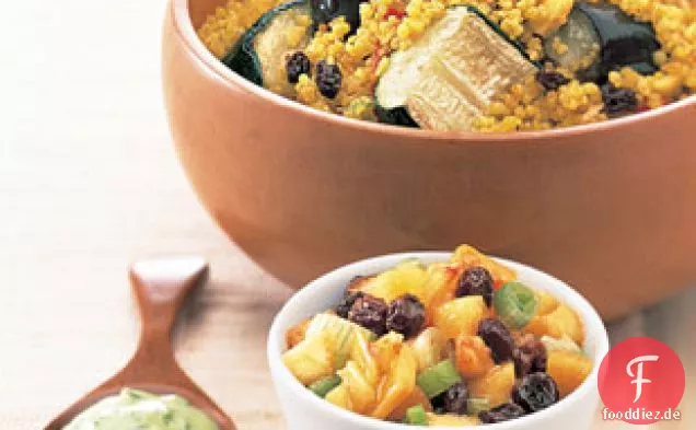 Curry-Couscous mit geröstetem Gemüse, Pfirsich-Chutney und Zimt