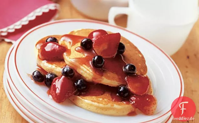 Zitronenpfannkuchen mit frischen Beeren