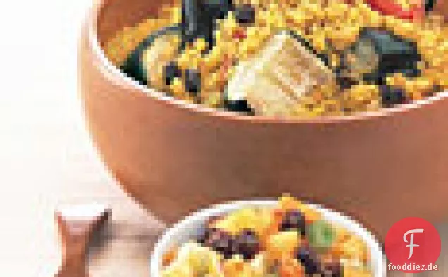 Curry-Couscous mit geröstetem Gemüse, Pfirsich-Chutney und Koriander-Joghurt