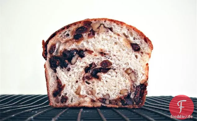 Feigen-Walnussbrot mit Thymian