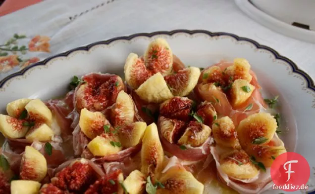 Feigensalat mit Schinken, frischem Mozzarella und Basilikum