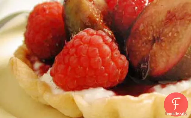 Rotwein-pochierte Feigen-Ricotta-Torten