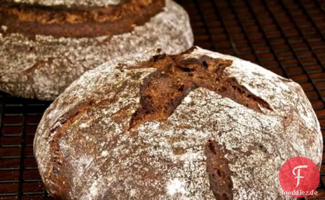 Feigen-Fenchel-Brot mit Roggen-Sauerteig