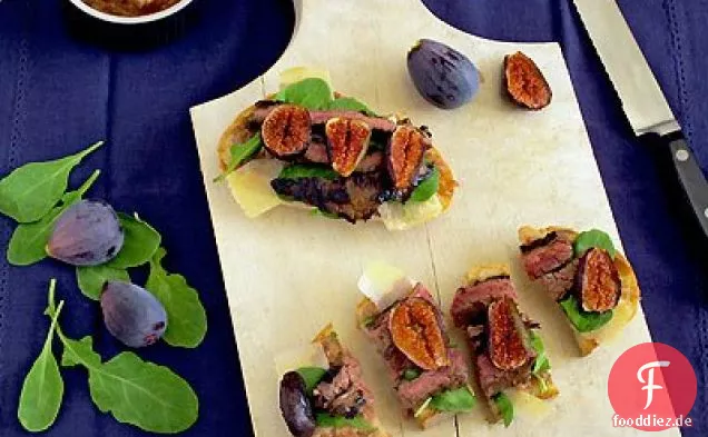 Open-faced Flank Steak und Rucola Sandwiches Mit Feige & Rot Auf