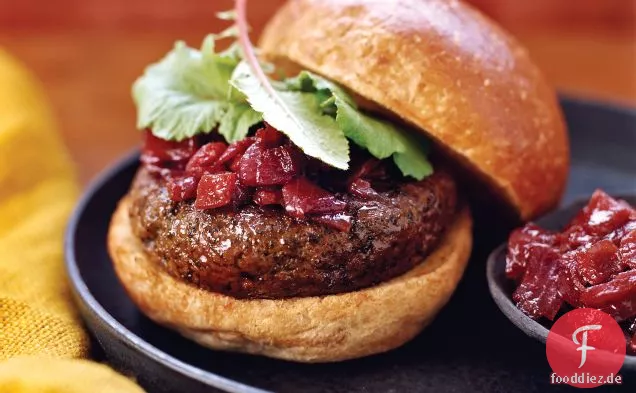 All-amerikanische Hamburger mit rotem Zwiebelkompott